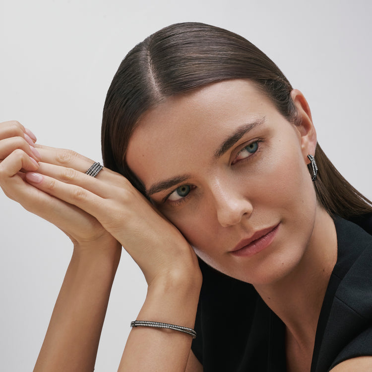 Antifer 2-row hoop earring M