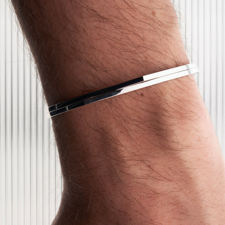 Bangle in white gold 18 carats